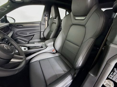 New 2025 Porsche Macan Turbo Electric image 5