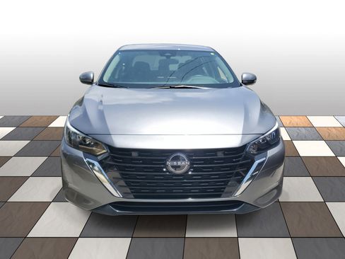 Used 2024 Nissan Sentra SV image 2