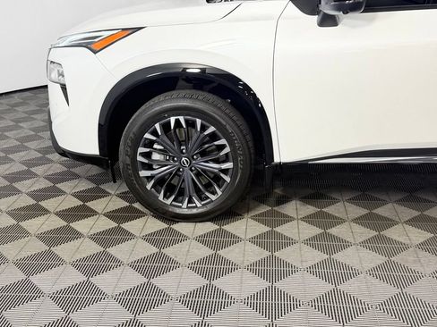 Used 2025 Nissan Rogue Platinum w/ Tech Package AWD/4WD image 11