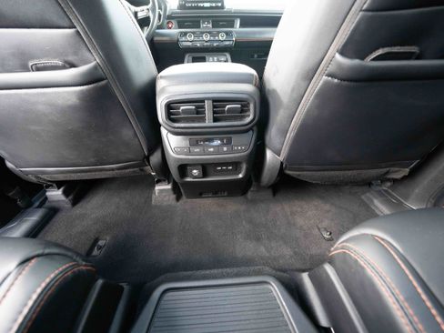 Used 2025 Honda Pilot TrailSport image 22