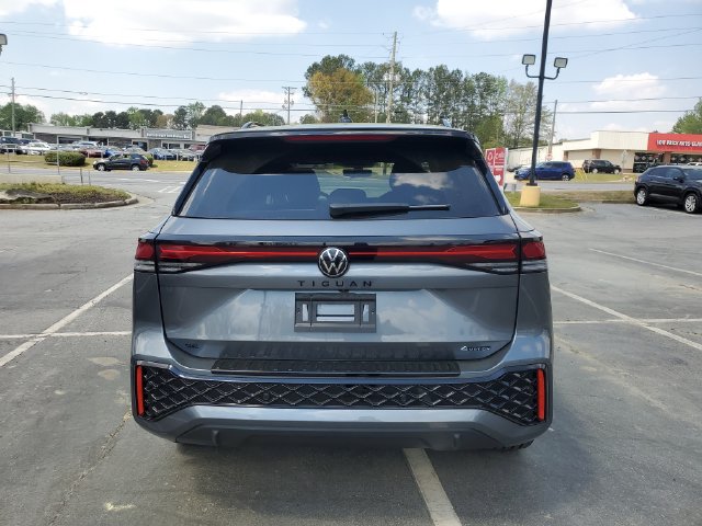 New 2026 Volkswagen Tiguan SE R-Line AWD/4WD image 5