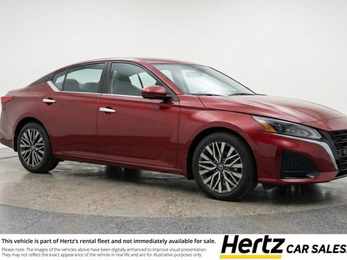 Used 2025 Nissan Altima 2.5 SV FWD image 1