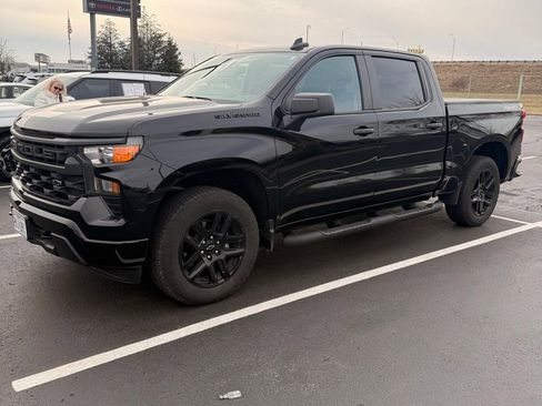 Used 2024 Chevrolet Silverado 1500 Custom w/ Turbomax Blackout Package image 7