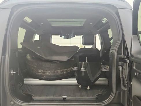 Used 2022 Land Rover Defender 90 V8 image 19