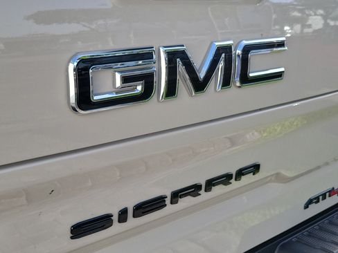 New 2026 GMC Sierra 1500 AT4X w/ LPO, Black Badging Package AWD/4WD image 8