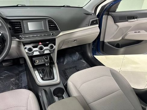 Used 2019 Hyundai Elantra SE FWD image 20