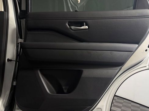 Used 2024 Nissan Pathfinder Platinum w/ Cargo Package image 31