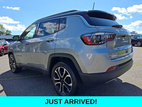 Used 2023 Jeep Compass Limited w/ Sun and Sound Group AWD/4WD image 4