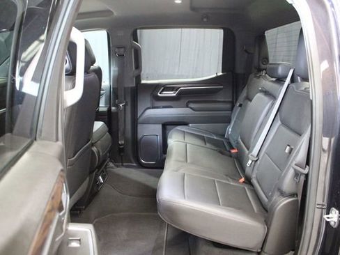 Used 2024 GMC Sierra 1500 SLT AWD/4WD image 11