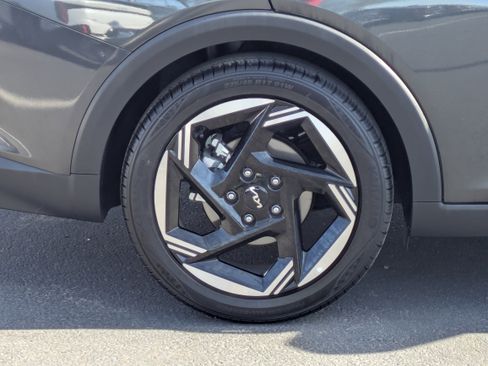 Certified 2025 Kia K4 EX image 9