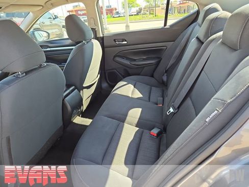 Used 2022 Nissan Altima 2.5 SV FWD image 21