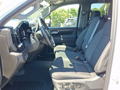 Used 2025 Chevrolet Silverado 2500 LT w/ Convenience Package AWD/4WD image 10
