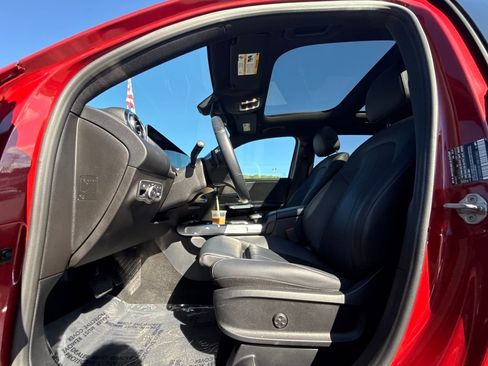 Used 2021 Mercedes-Benz GLB 250 4MATIC image 20