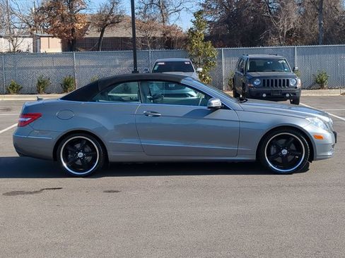 Used 2011 Mercedes-Benz E 350 Cabriolet image 4