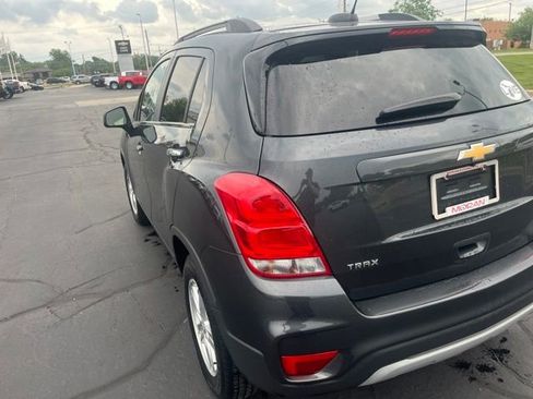Used 2018 Chevrolet Trax LT w/ LT Convenience Package FWD image 8