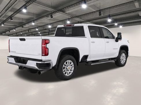 Used 2024 Chevrolet Silverado 2500 LTZ w/ LTZ Convenience Package AWD/4WD image 4