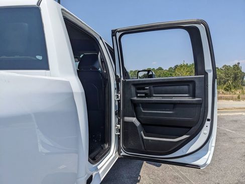 Used 2022 RAM 2500 Tradesman w/ Chrome Appearance Group image 33