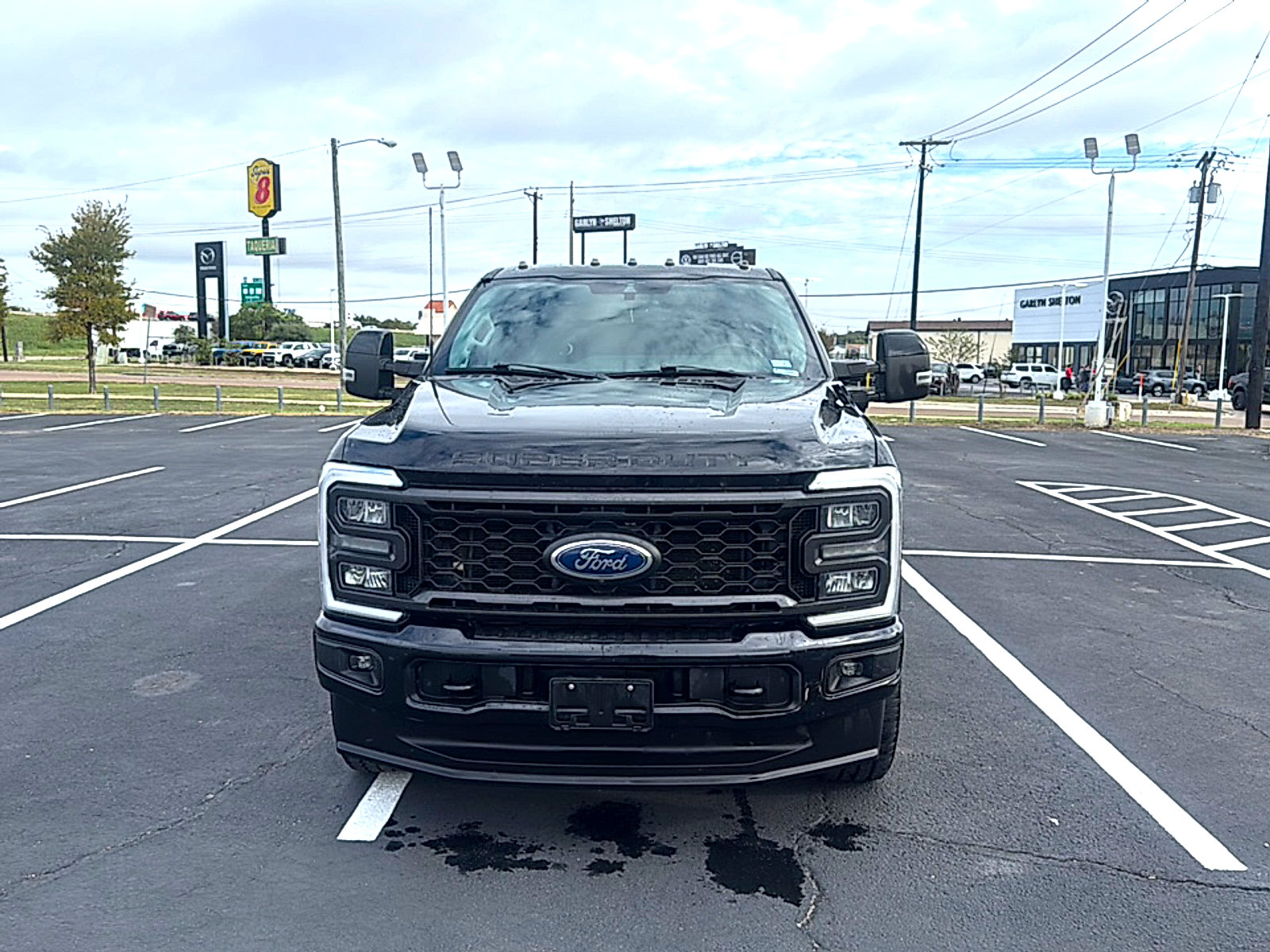 Used 2023 Ford F250 Lariat w/ Sport Appearance Package AWD/4WD image 2