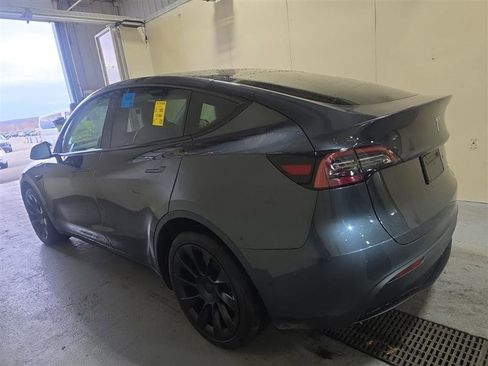 Used 2024 Tesla Model Y Long Range image 3