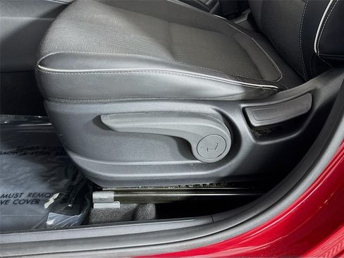 Certified 2023 Hyundai Venue Limited w/ Cargo Package FWD image 19
