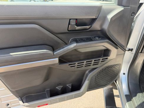 Used 2025 Toyota Tacoma SR5 AWD/4WD image 20