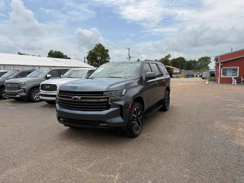 Used 2021 Chevrolet Tahoe RST w/ Luxury Package AWD/4WD image 3