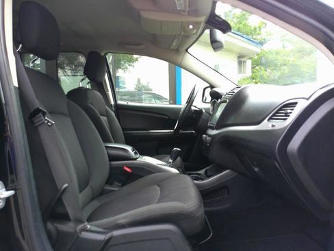 Used 2017 Dodge Journey Crossroad FWD image 18