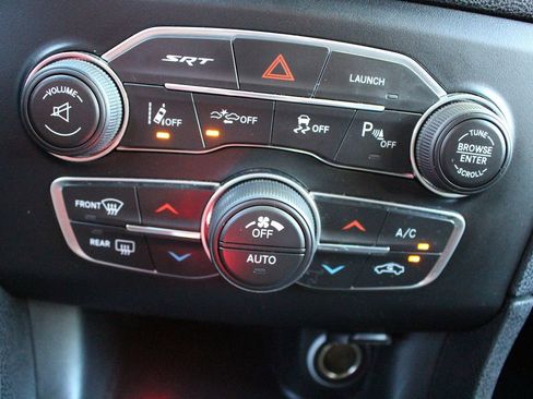 Used 2015 Dodge Charger SRT w/ Harman/Kardon Audio Group image 29