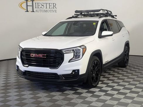 Used 2022 GMC Terrain SLT w/ Elevation Edition FWD image 4