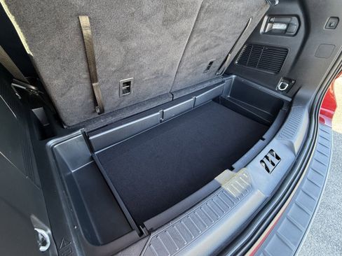 Used 2024 Ford Explorer XLT w/ Equipment Group 202A image 26