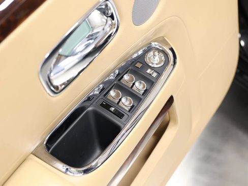 Used 2010 Rolls-Royce Ghost RWD image 12
