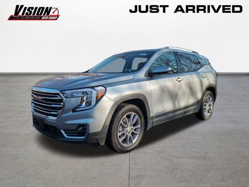 Used 2023 GMC Terrain SLT w/ LPO, Floor Liner Package image 1