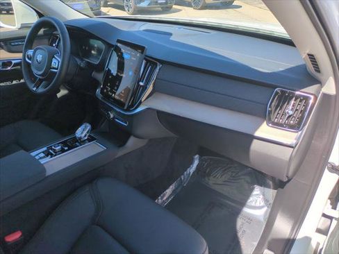 Used 2025 Volvo XC90 B6 Plus w/ Protection Package Premier image 24
