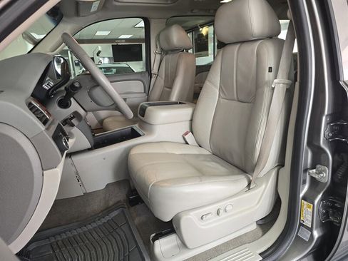 Used 2012 GMC Yukon XL SLT image 9