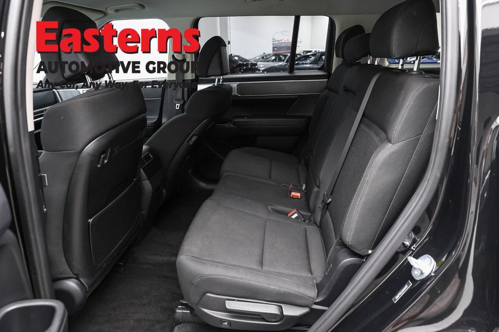 Used 2025 Hyundai Santa Fe SE FWD image 20
