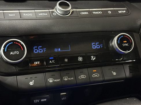 Used 2025 Hyundai Elantra SEL FWD image 17