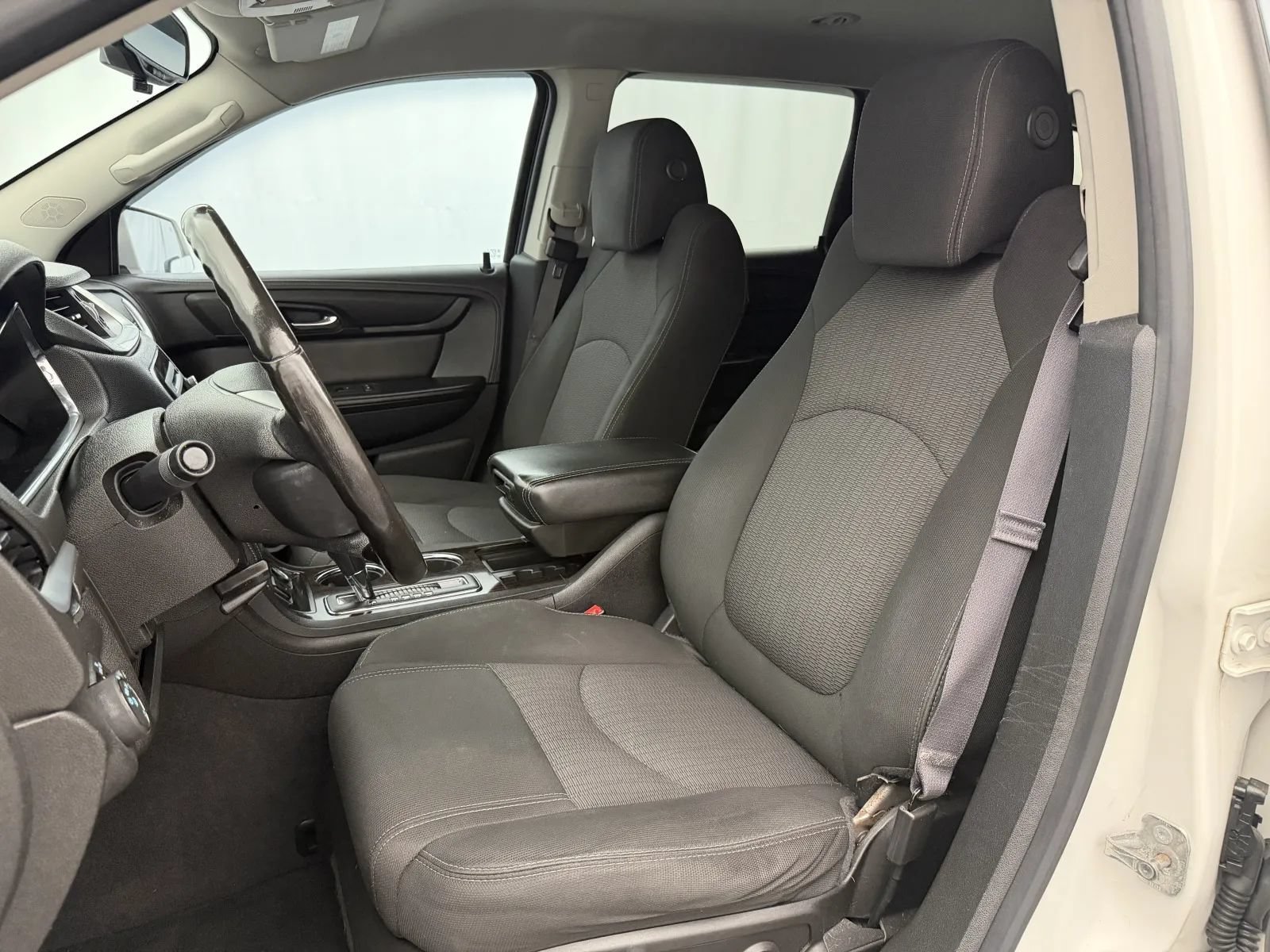 Used 2015 Chevrolet Traverse LT w/ Style and Technology Package FWD image 9