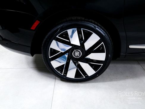 New 2026 Rolls-Royce Cullinan image 44