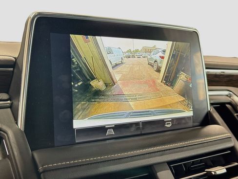 Used 2022 Chevrolet Tahoe Premier AWD/4WD image 14