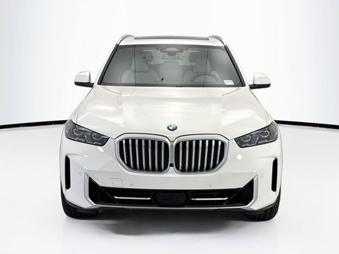 Certified 2026 BMW X5 xDrive40i w/ Premium Package AWD/4WD image 2