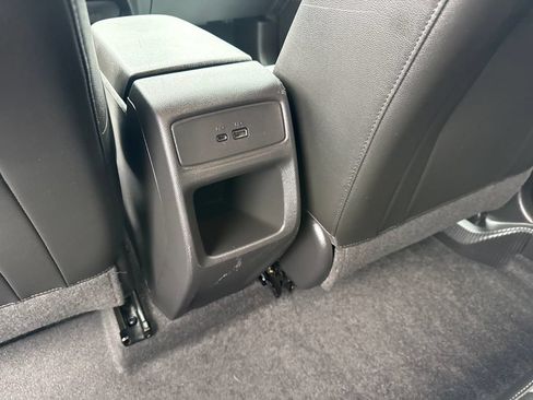 Used 2025 Chevrolet Trax LT FWD image 16