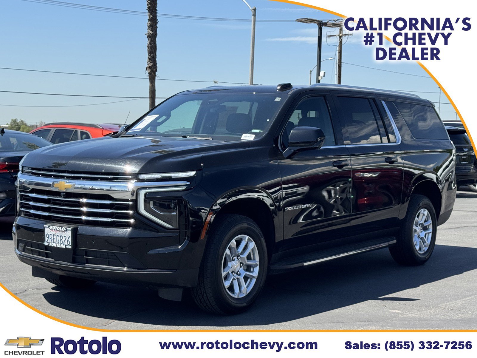 Used 2025 Chevrolet Suburban LT RWD image 3