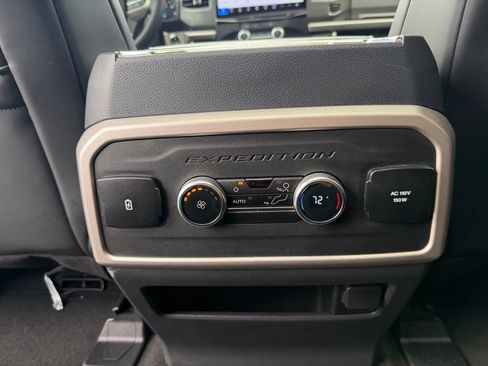 Used 2024 Ford Expedition XLT AWD/4WD image 23