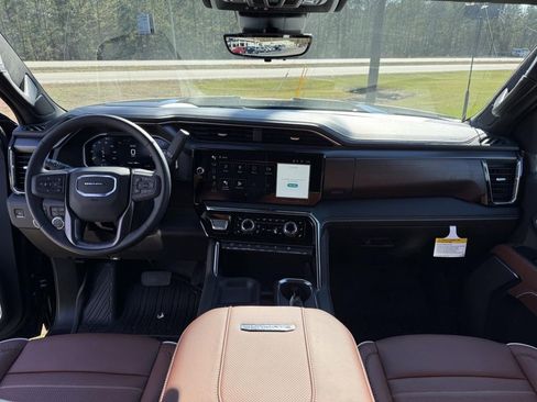 New 2026 GMC Sierra 3500 Denali Ultimate AWD/4WD image 3