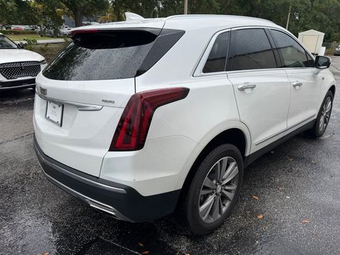 Used 2021 Cadillac XT5 Premium Luxury FWD image 3