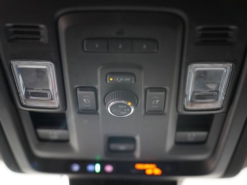 Used 2023 GMC Yukon SLT w/ SLT Premium Package RWD image 23