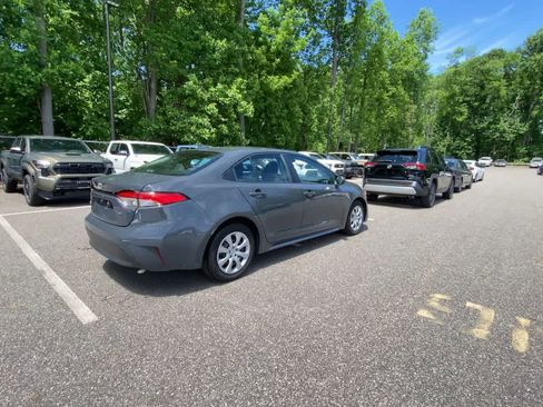 Used 2024 Toyota Corolla LE FWD image 11