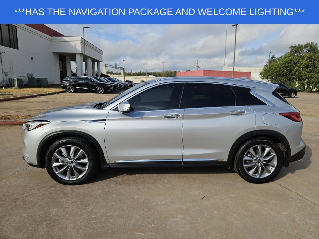 Used 2019 INFINITI QX50 Luxe w/ Navigation Package FWD image 4
