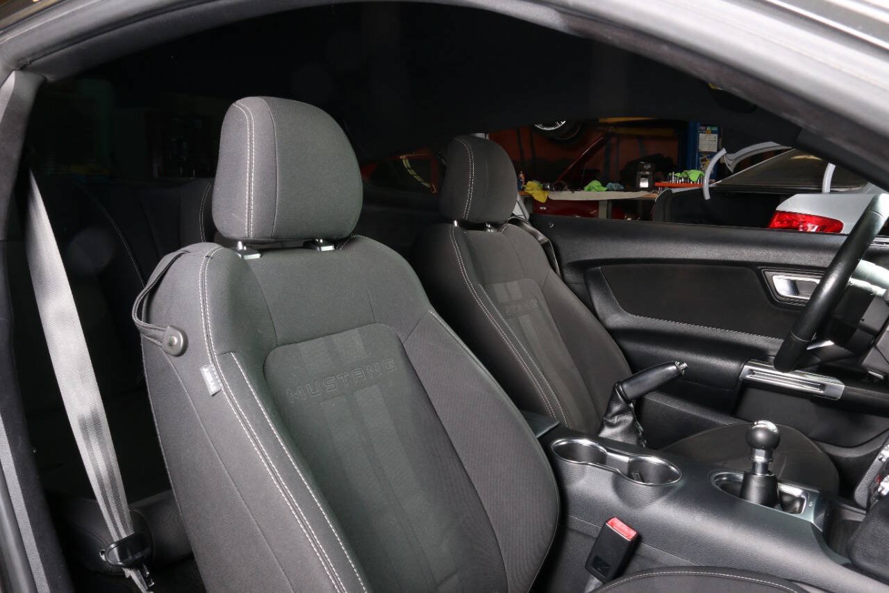 Used 2018 Ford Mustang GT w/ GT Performance Package RWD image 31