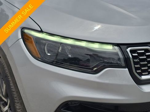 Certified 2025 Jeep Compass Limited w/ Elite Group AWD/4WD image 7